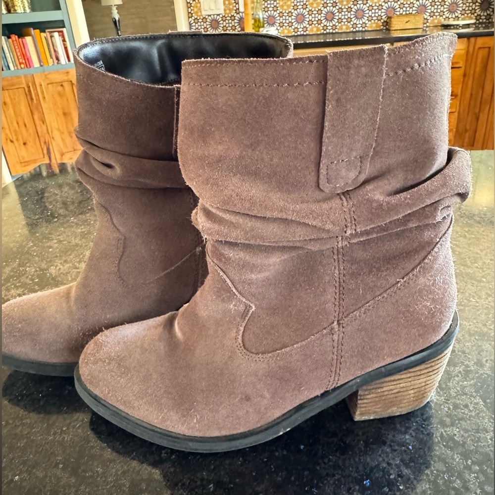 Genuine suede, taupe slouch boots, size 7 extra wide